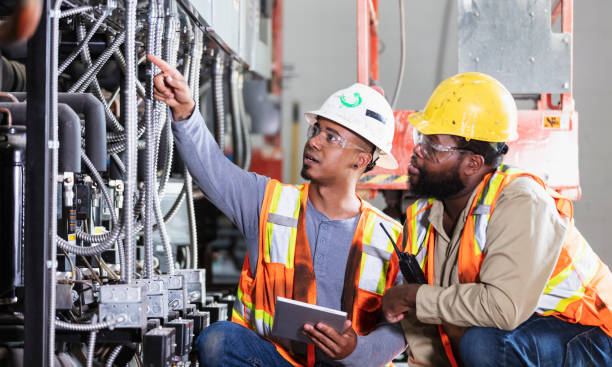 Best 24-Hour Electrician  in Mount Angel, OR